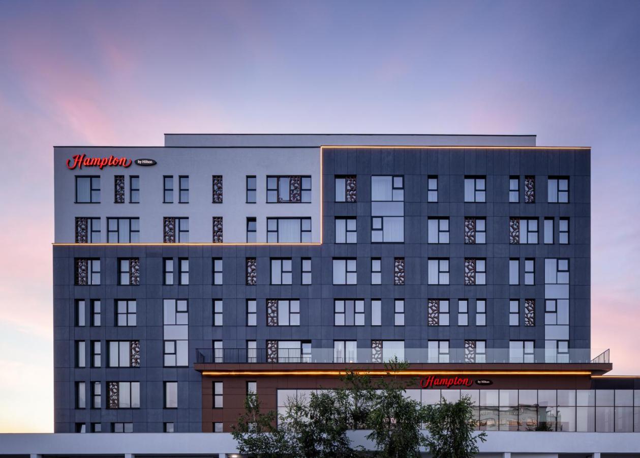 Hampton By Hilton Târgu-Mureş Exteriör bild