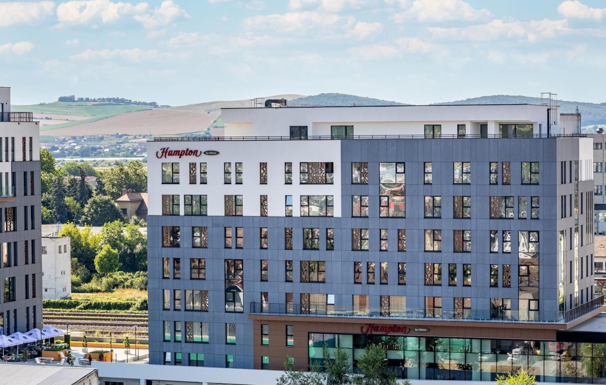 Hampton By Hilton Târgu-Mureş Exteriör bild