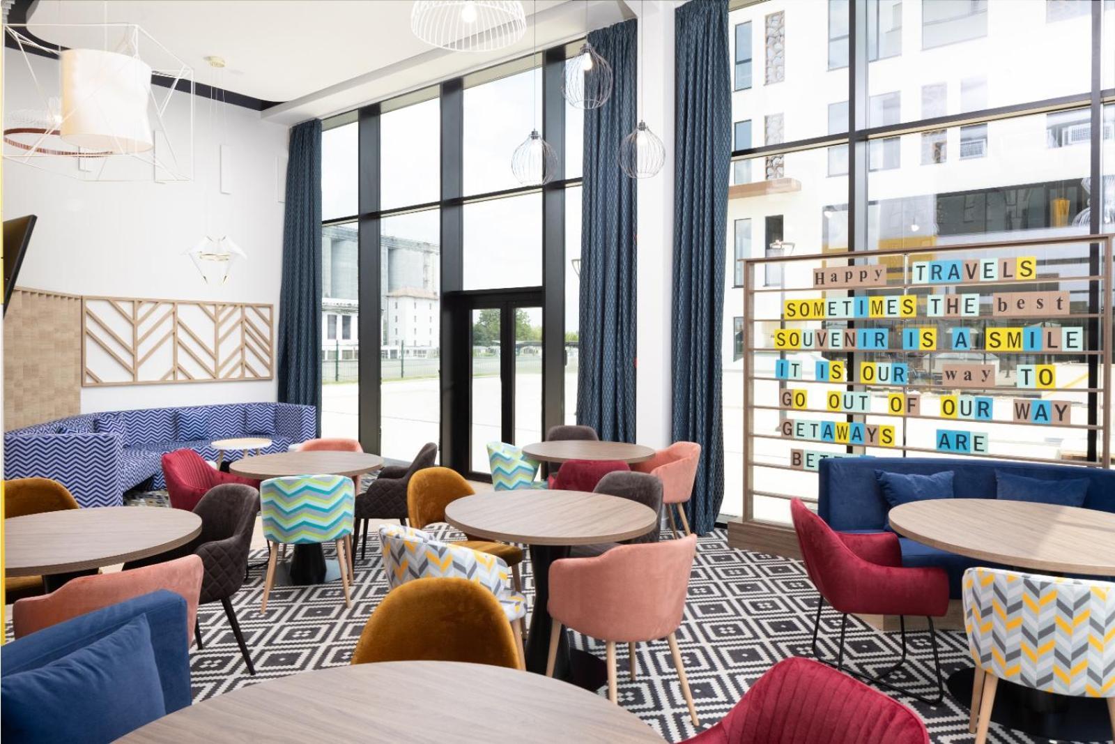 Hampton By Hilton Târgu-Mureş Exteriör bild