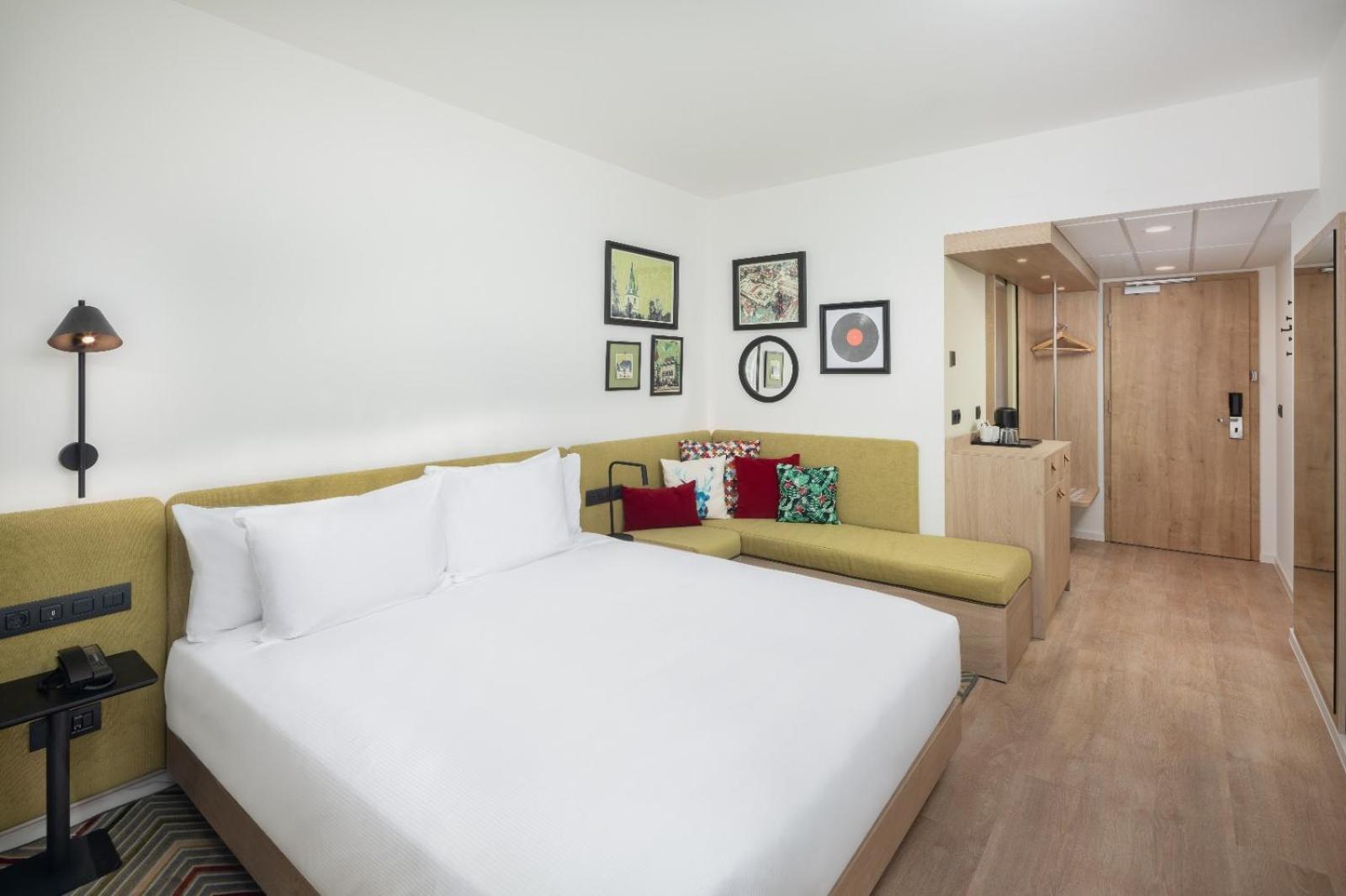 Hampton By Hilton Târgu-Mureş Exteriör bild