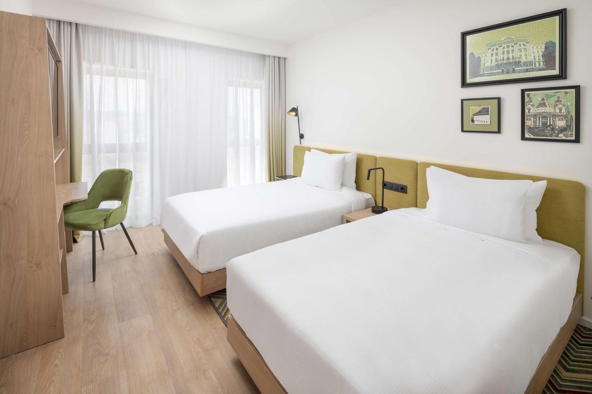 Hampton By Hilton Târgu-Mureş Exteriör bild