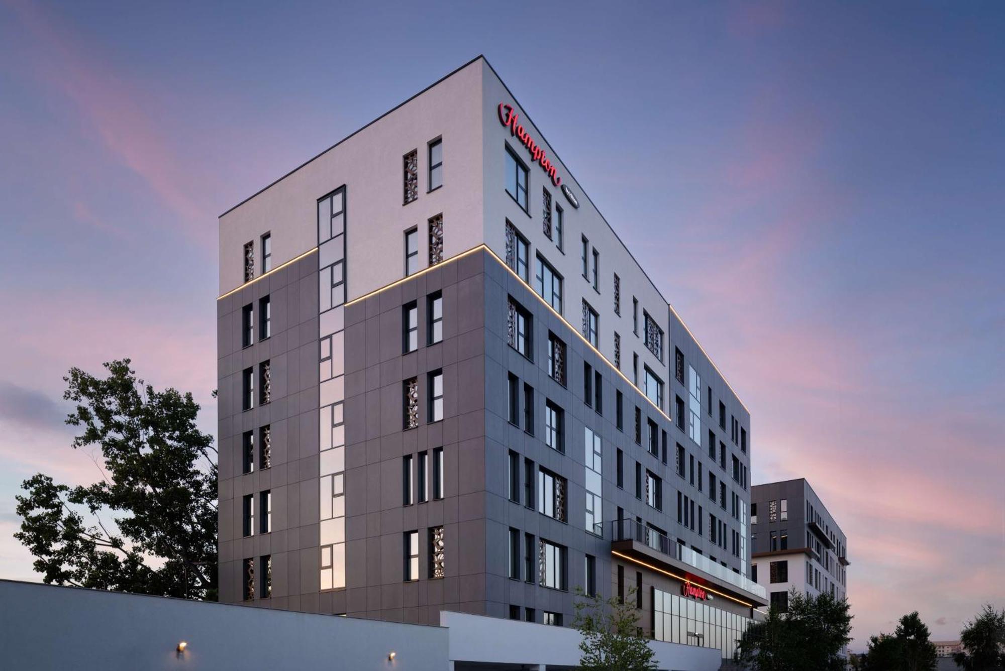 Hampton By Hilton Târgu-Mureş Exteriör bild
