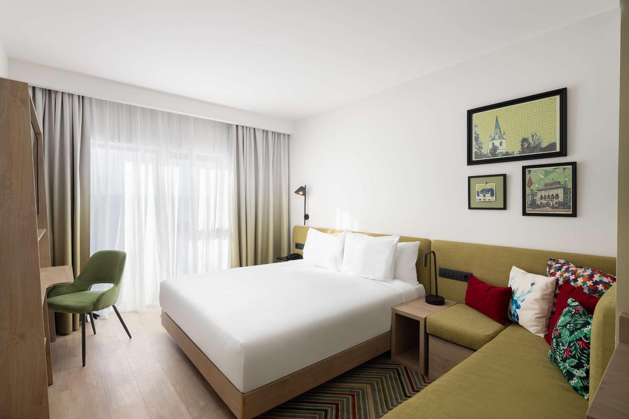 Hampton By Hilton Târgu-Mureş Exteriör bild