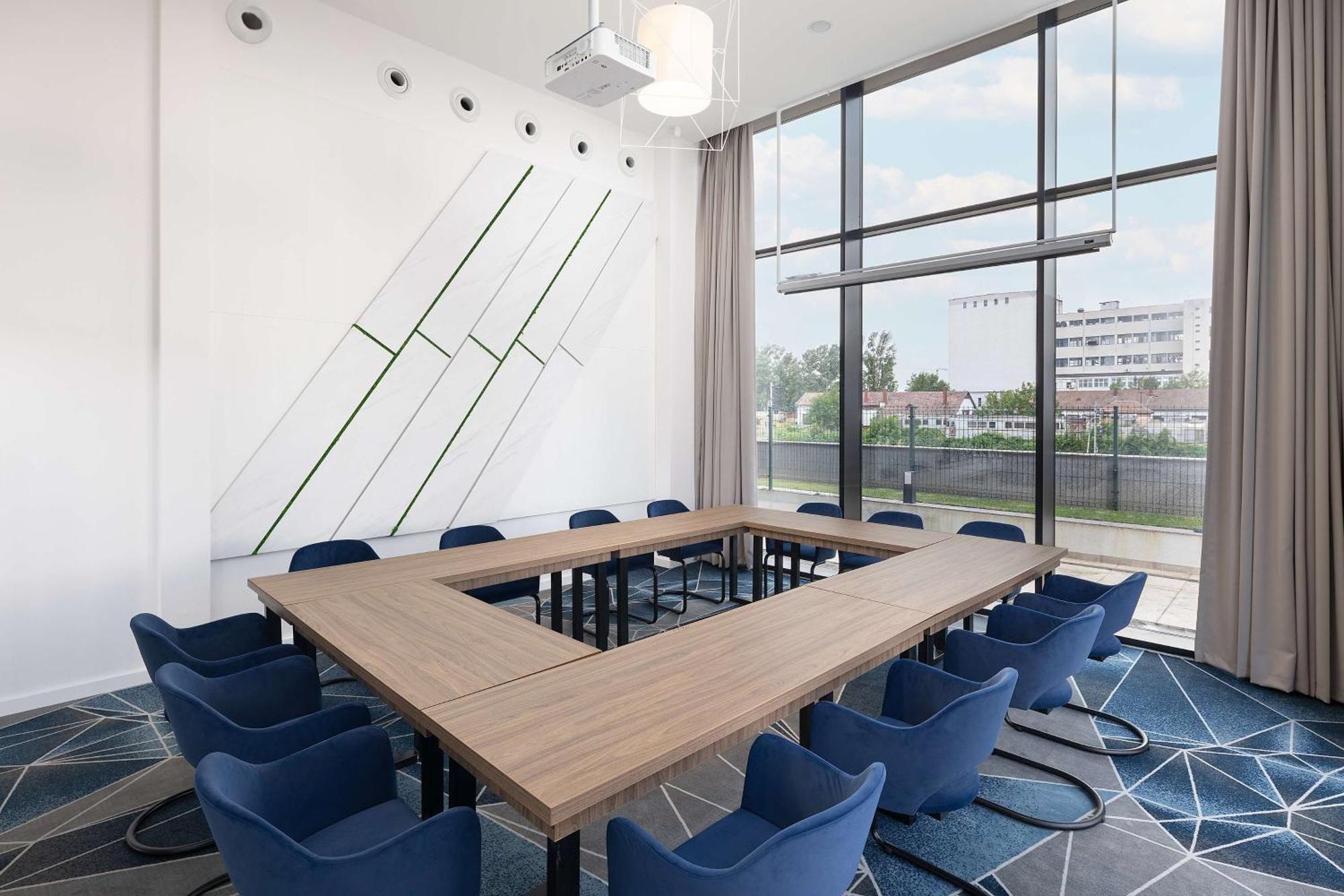 Hampton By Hilton Târgu-Mureş Exteriör bild