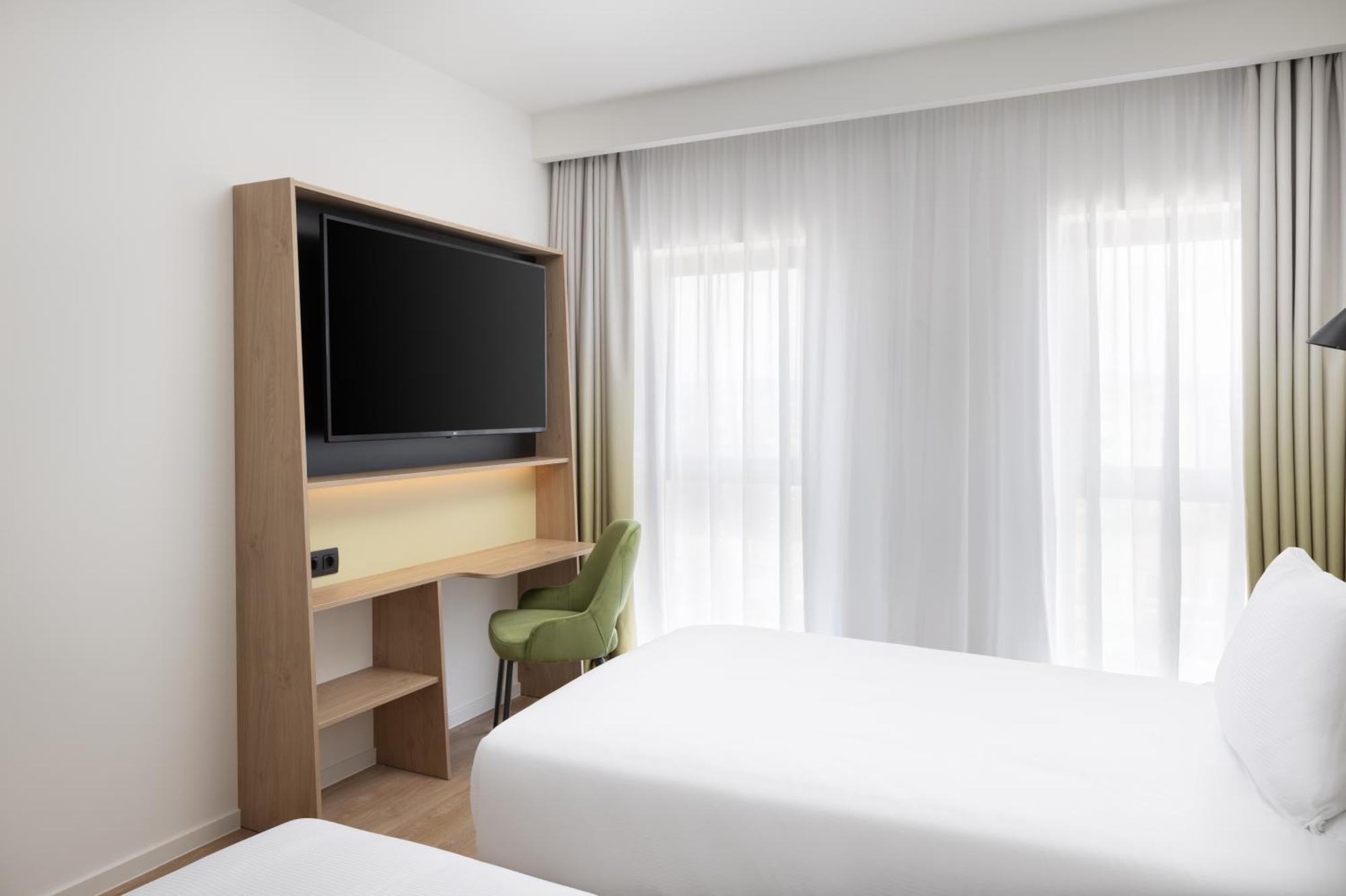 Hampton By Hilton Târgu-Mureş Exteriör bild